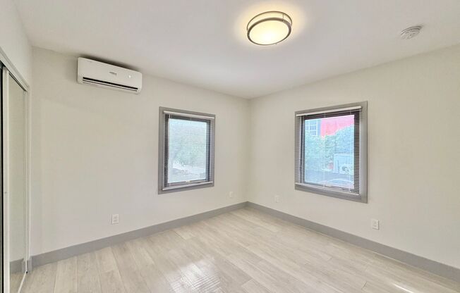 405 NW 37 ST