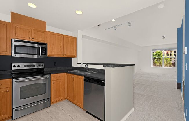 Large 1 Bedroom with Built in Office Nook - Garage Parking