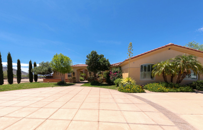 Beautiful custom home in Phoenix with 5 beds, 5.5 baths, pool, and large lot!