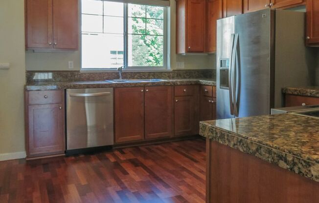 **No Rent Until February!! 2 Bedroom Townhome Available Now  !! Inquire today for tour !