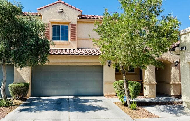 Beautiful  3 bedroom Townhome in Gate Community! Available NOW!