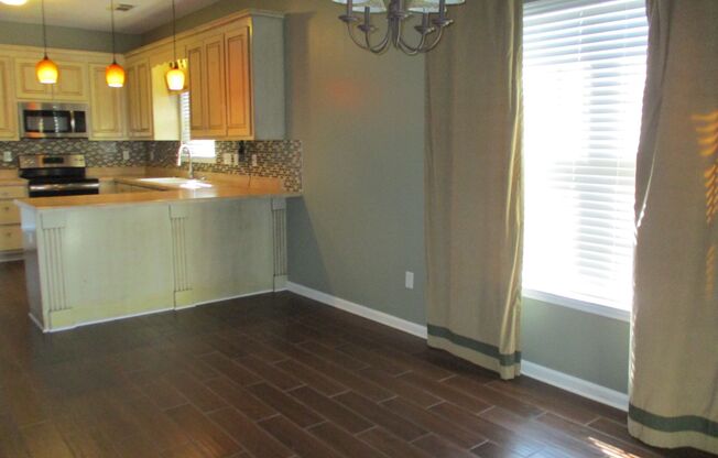 3 beds, 2 baths, $1,550