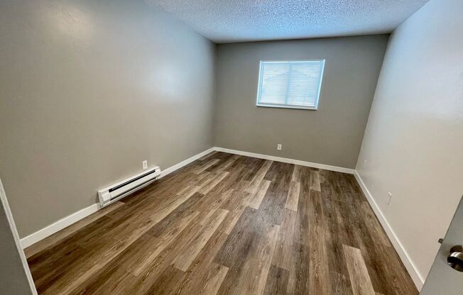 1 bed, 1 bath, 800 sqft, $1,000, Unit 4