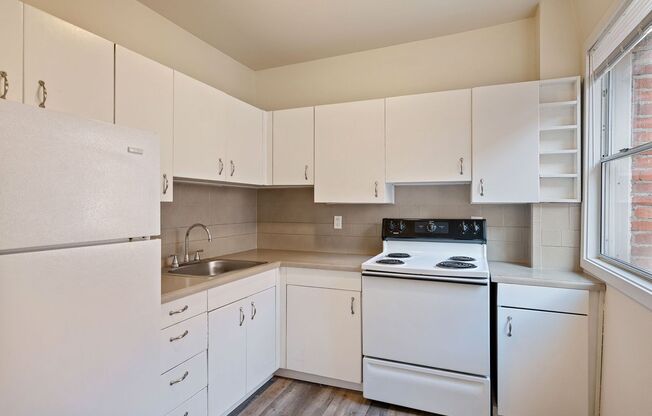 Studio, 1 bath, 400 sqft, $1,225, Unit B13