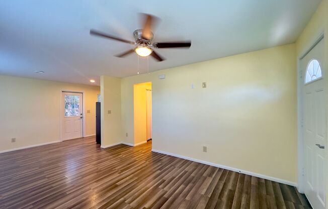 Charming Two Bedroom, One Bath Single Family Home Nestled in Leesburg FL!