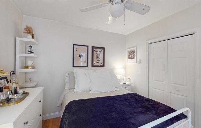 3 beds, 2 baths, 850 sqft, $4,995, Unit 17