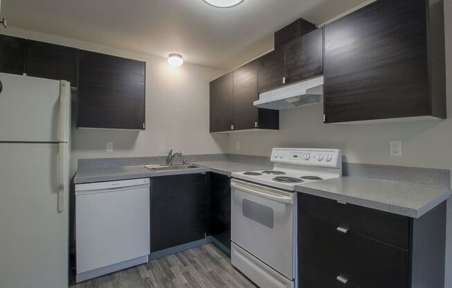 2 beds, 1 bath, $1,575, Unit 14627 - 18