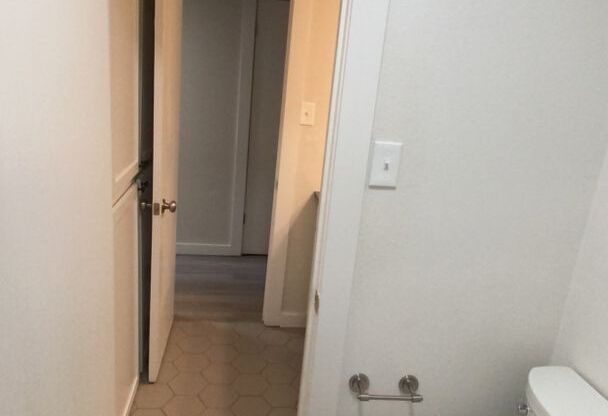 2 beds, 1 bath, 900 sqft, $1,499, Unit ELP2202-234