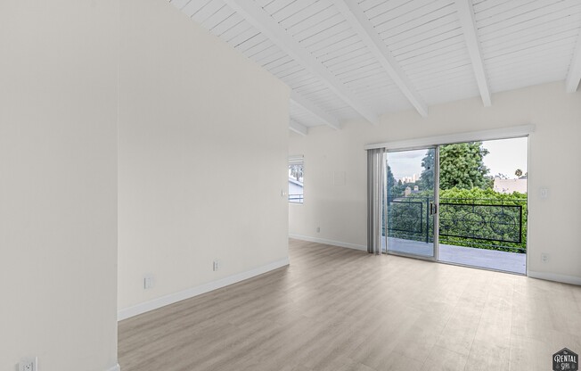 2637 S CENTINELA AVE