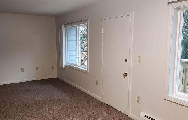 2 beds, 1 bath, $1,325, Unit 46