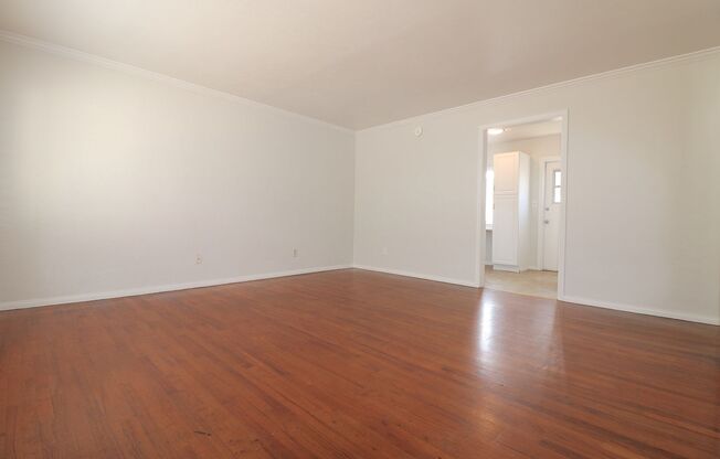 2 beds, 1 bath, 700 sqft, $2,995, Unit 4748