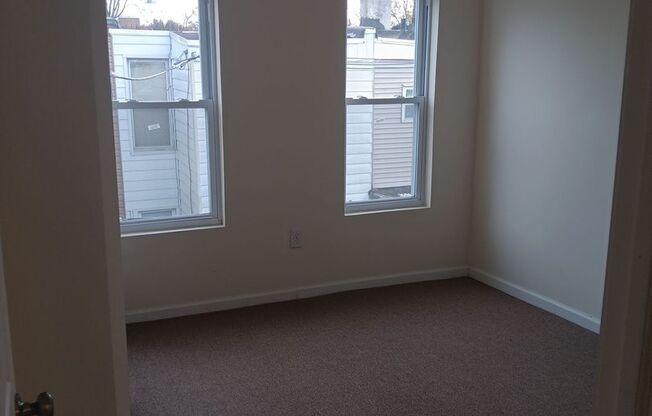 3 beds, 1 bath, $1,350