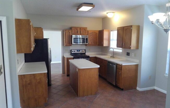 Spacious Home on Cul-De-Sac!