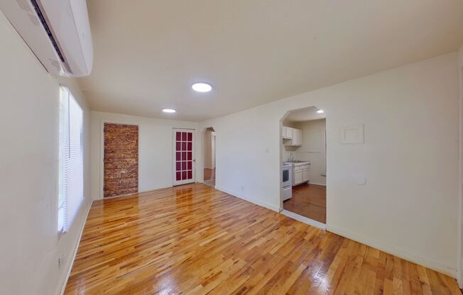 3132 S Davidson