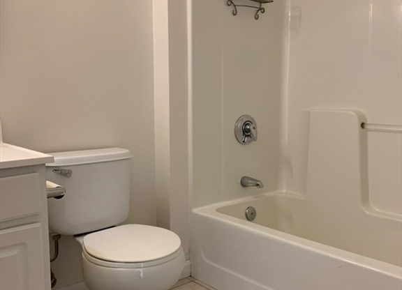 2 beds, 2 baths, 1,157 sqft, $3,150, Unit 201