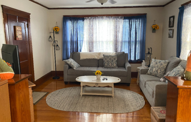 52 PILGRIM AVE