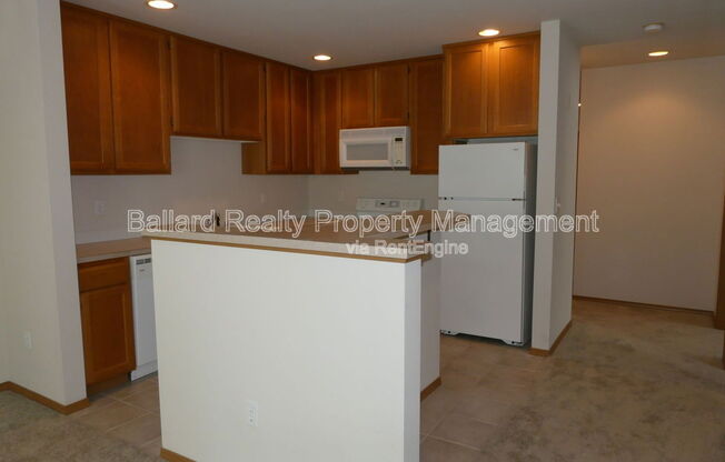 2 beds, 2 baths, 1,003 sqft, $2,450, Unit 306