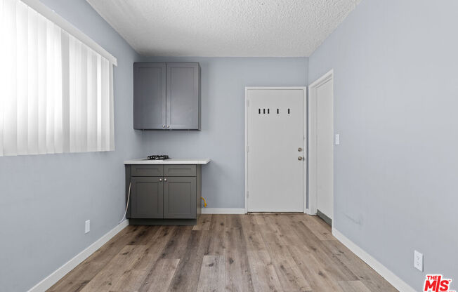 Studio, 1 bath, 275 sqft, $1,450, Unit 6A