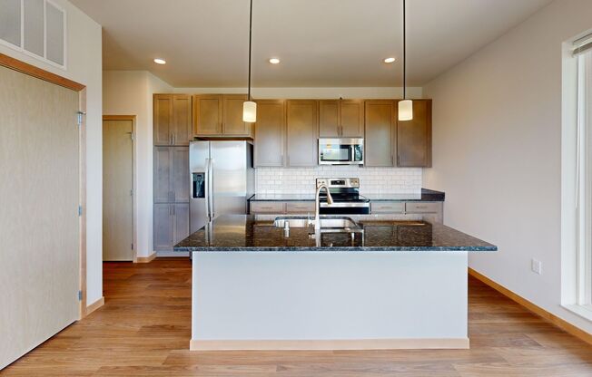 1 bed, 1 bath, 695 sqft, $1,590, Unit #324