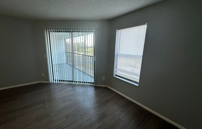 3 beds, 2 baths, $2,150, Unit 03