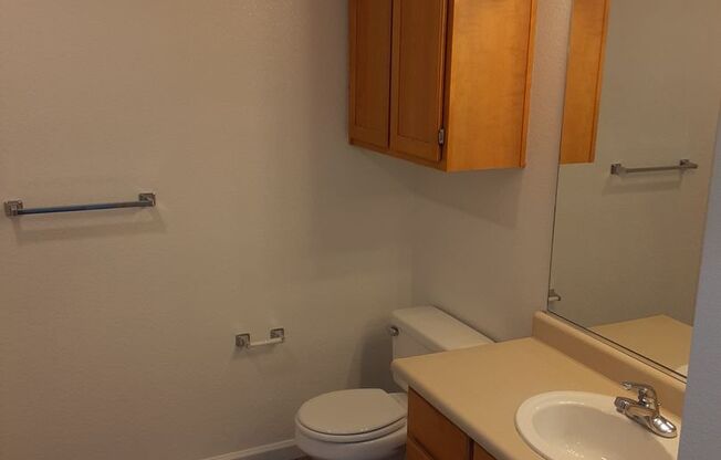 2 beds, 1 bath, 848 sqft, $1,900, Unit 1802