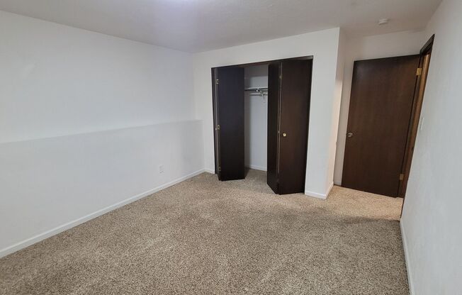 2 beds, 1 bath, $2,350, Unit Unit B