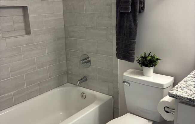 2 beds, 2 baths, 1,068 sqft, $1,733, Unit 1110LpD