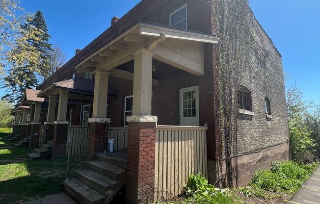 4 beds, 1 bath, $1,775, Unit 1732 E 5th Street