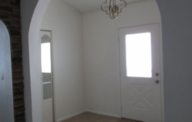 Nice 4 Bedroom + Den Home With Pool In AHWATUKEE!