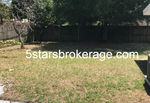 1121 N SATURN AVE