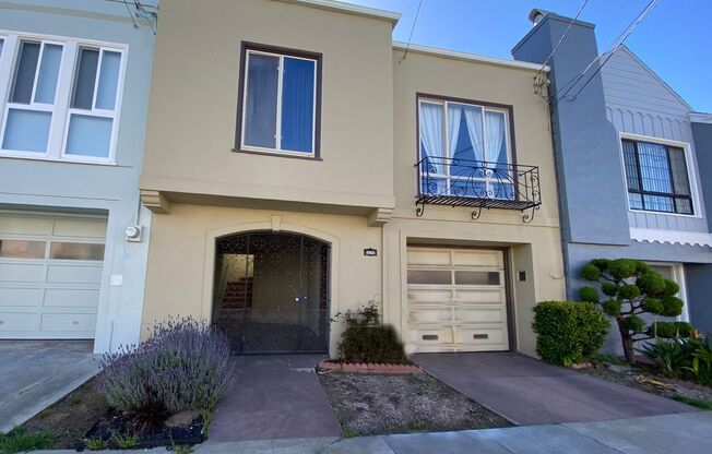 Large 3 Bedroom 1.5 Bath Single Family House in Central Sunset