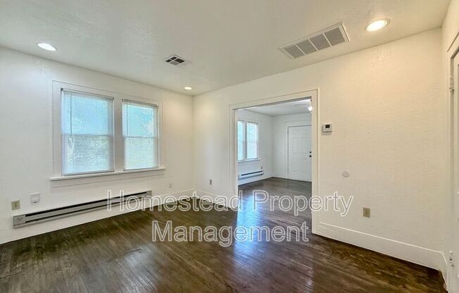 509 W HL ST