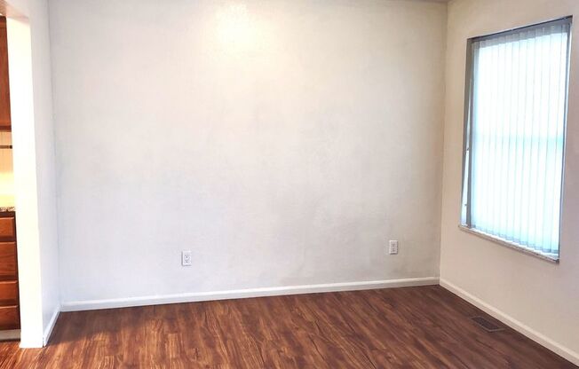 2 beds, 1 bath, $1,400, Unit Unit #108