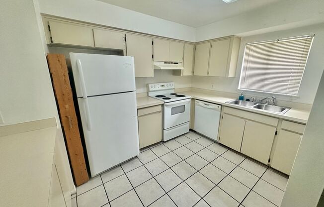 r2550sp - 2550 S Park Avenue