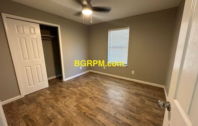 3 beds, 2 baths, $1,400