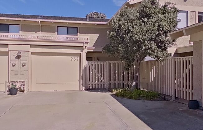 2 Bedroom, 1.5 Bathroom Townhouse in San Clemente