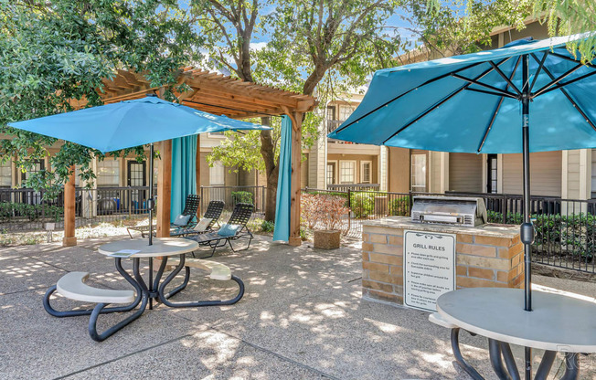 BBQ and Picnic Area at The Willows on Rosemeade, Dallas, TX 75287
