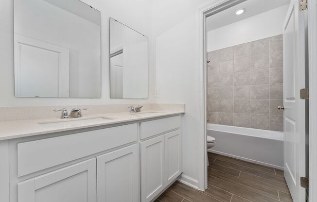 4 beds, 2 baths, $2,600, Unit Knightsbridge