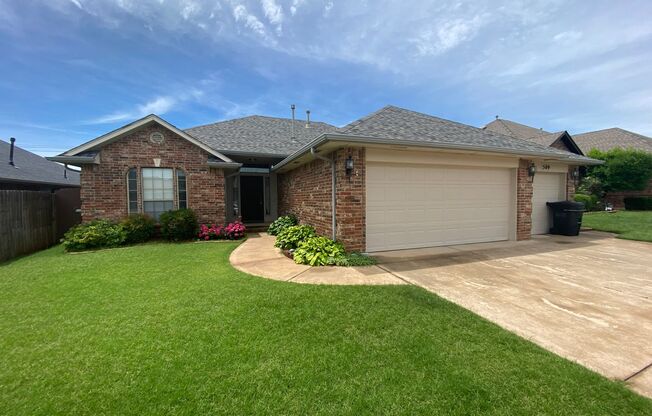 Large 3 Bed 2 Bath Home In Moore Schools With Storm Shelter!!!