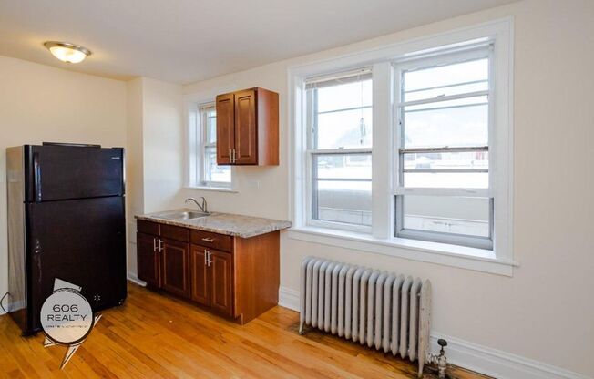 Studio, 1 bath, $850, Unit 5011-9