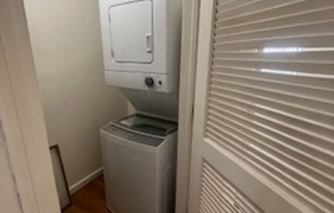 1 bed, 1 bath, 670 sqft, $1,049, Unit 101