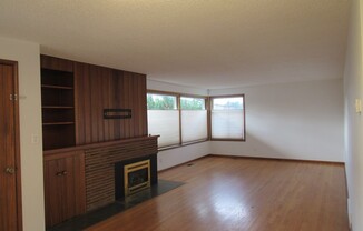 3 beds, 1 bath, $2,750