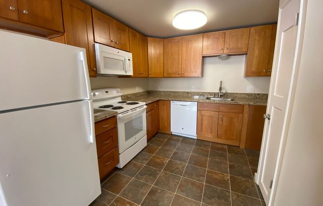 2 beds, 1 bath, 675 sqft, $2,595, Unit 402