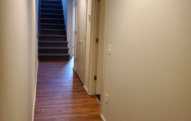 3 beds, 3 baths, 1,122 sqft, $1,890, Unit 304