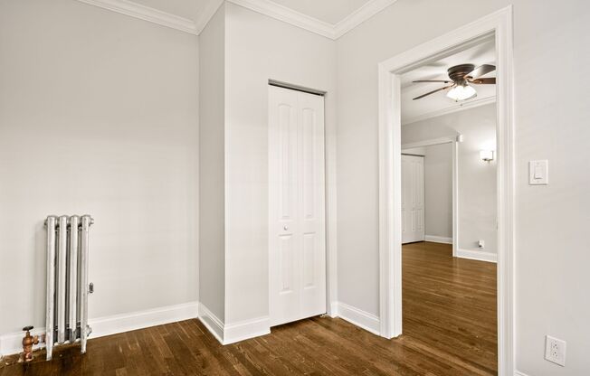 2 beds, 1 bath, 569 sqft, $2,250, Unit 6112-2E