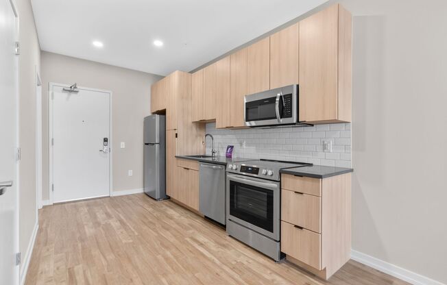 1 bed, 1 bath, 614 sqft, $2,120, Unit 618