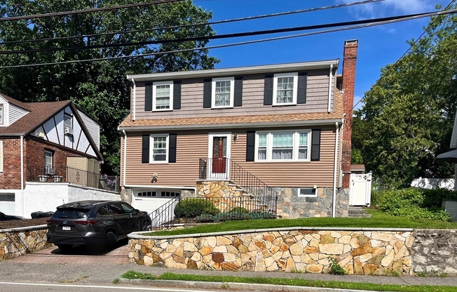 469 APPLETON ST