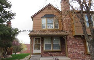 Cozy 2 Bedroom Condo in Rockrimmon