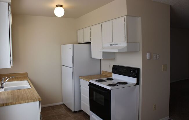 2 beds, 1 bath, 850 sqft, $1,475, Unit 2