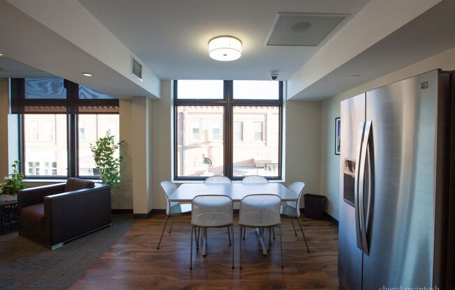 Renaissance on Main - Downtown Living with Great Amenities